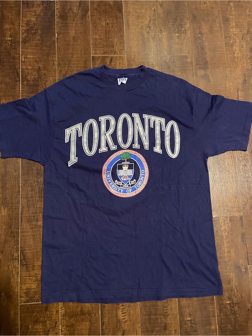Vintage U OF T shirt